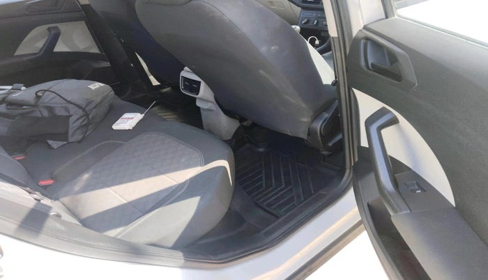 2023 Volkswagen TAIGUN COMFORTLINE 1.0 TSI MT, Petrol, Manual, 57,606 km, interior