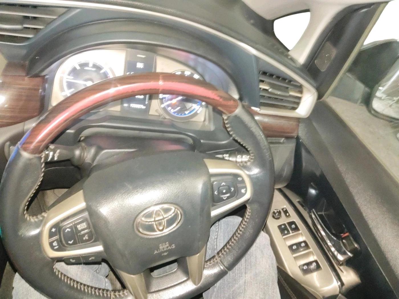 2017 Toyota Innova Crysta 2.4 ZX 7 STR, Diesel, Manual, 1,26,527 km, interior