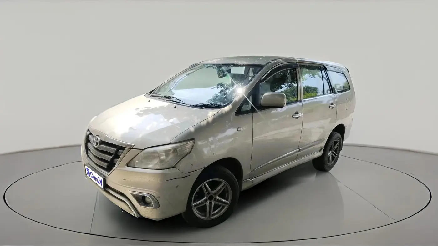 2014 Toyota Innova 2.5 GX 7 STR, Diesel, Manual, 2,88,737 km, exterior