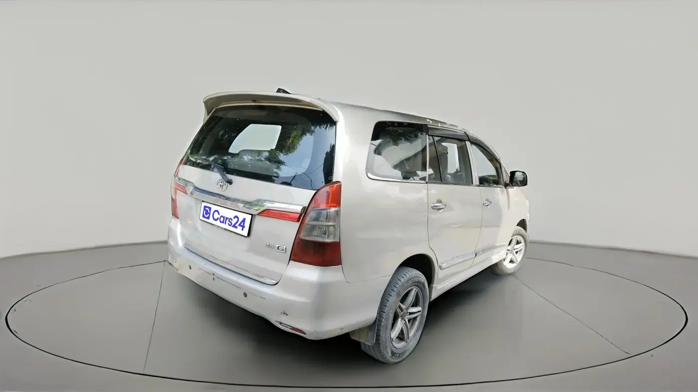 2014 Toyota Innova 2.5 GX 7 STR, Diesel, Manual, 2,88,737 km, exterior