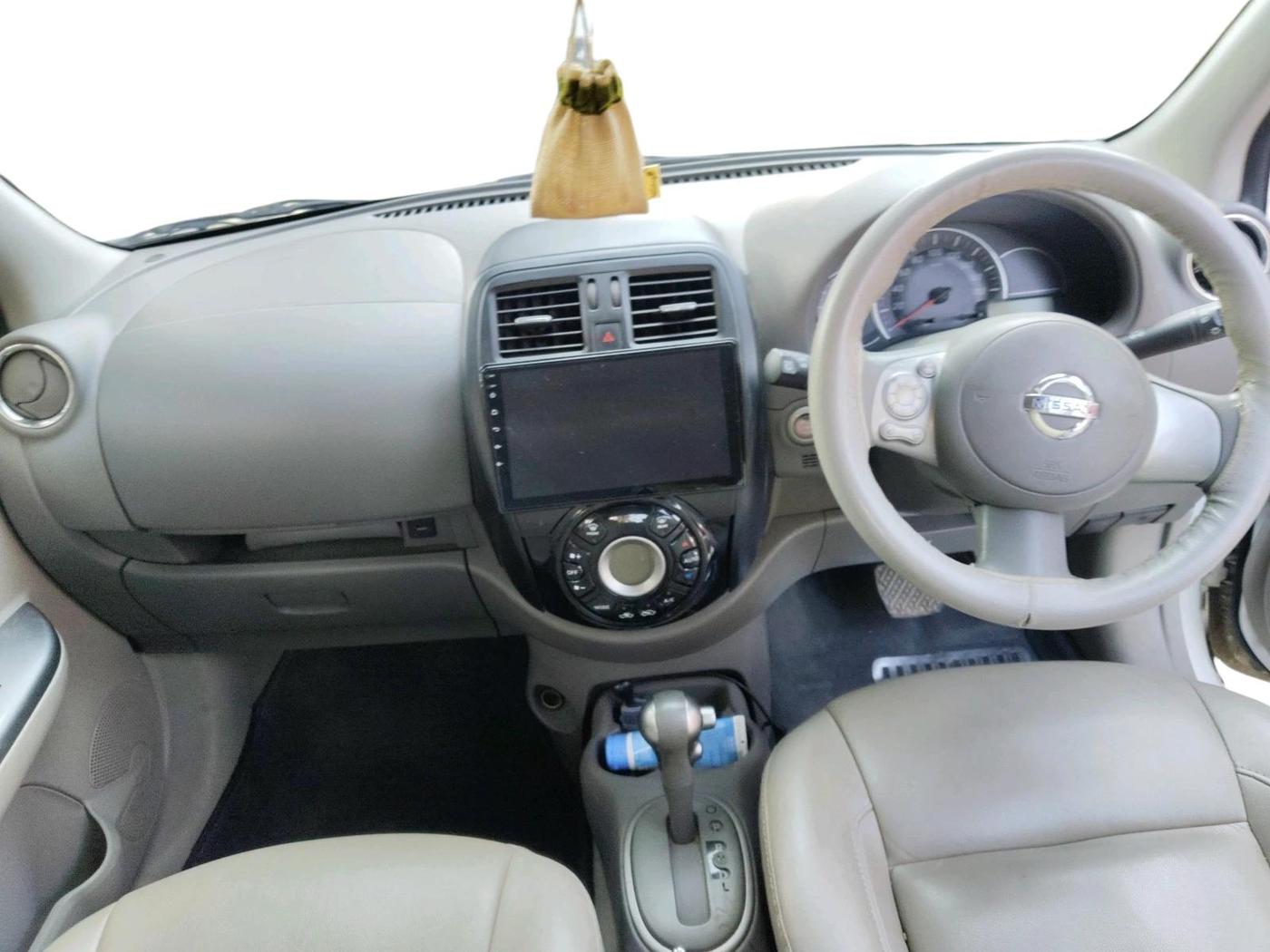 2013 Nissan Micra XV CVT, Petrol, Automatic, 81,568 km, interior