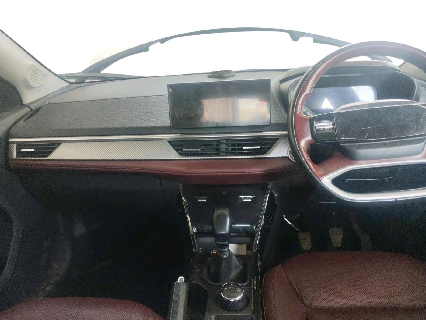 2025 Tata Curvv Accomplished S 1.2 Petrol 6MT, Petrol, Manual, 33,082 km, interior