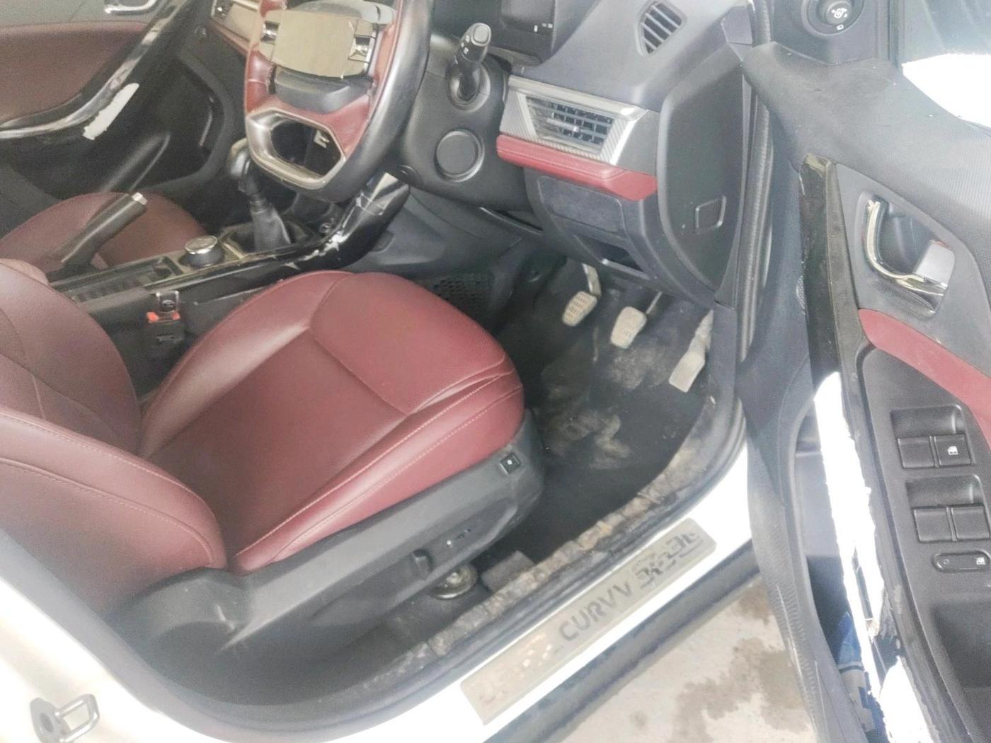 2025 Tata Curvv Accomplished S 1.2 Petrol 6MT, Petrol, Manual, 33,082 km, interior