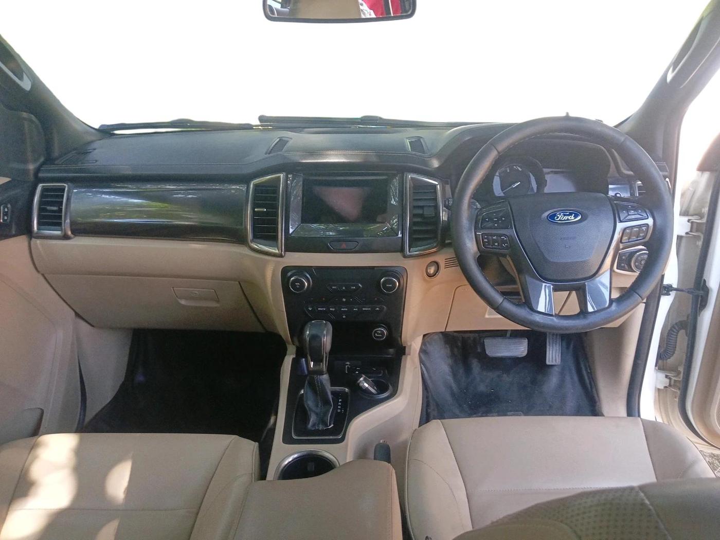 2019 Ford Endeavour TITANIUM 2.2 4X2 AT, Diesel, Automatic, 1,15,469 km, interior