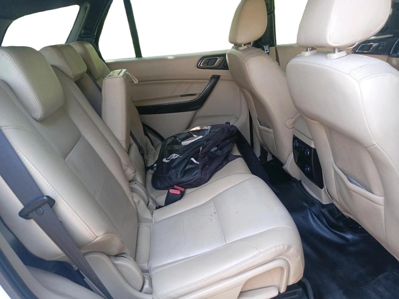2019 Ford Endeavour TITANIUM 2.2 4X2 AT, Diesel, Automatic, 1,15,469 km, interior
