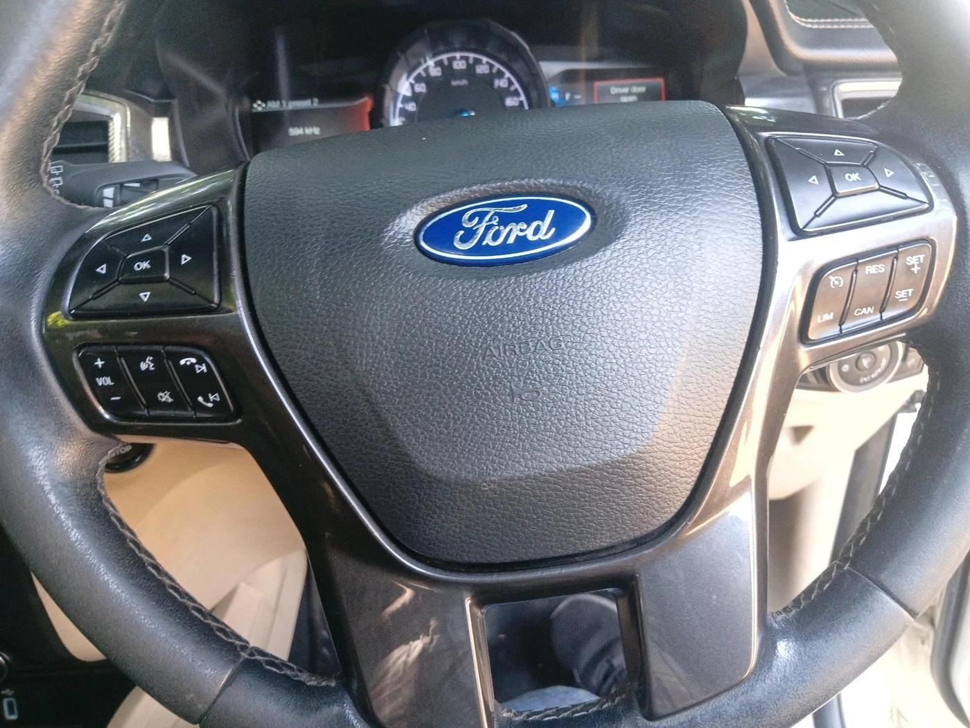 2019 Ford Endeavour TITANIUM 2.2 4X2 AT, Diesel, Automatic, 1,15,469 km, interior