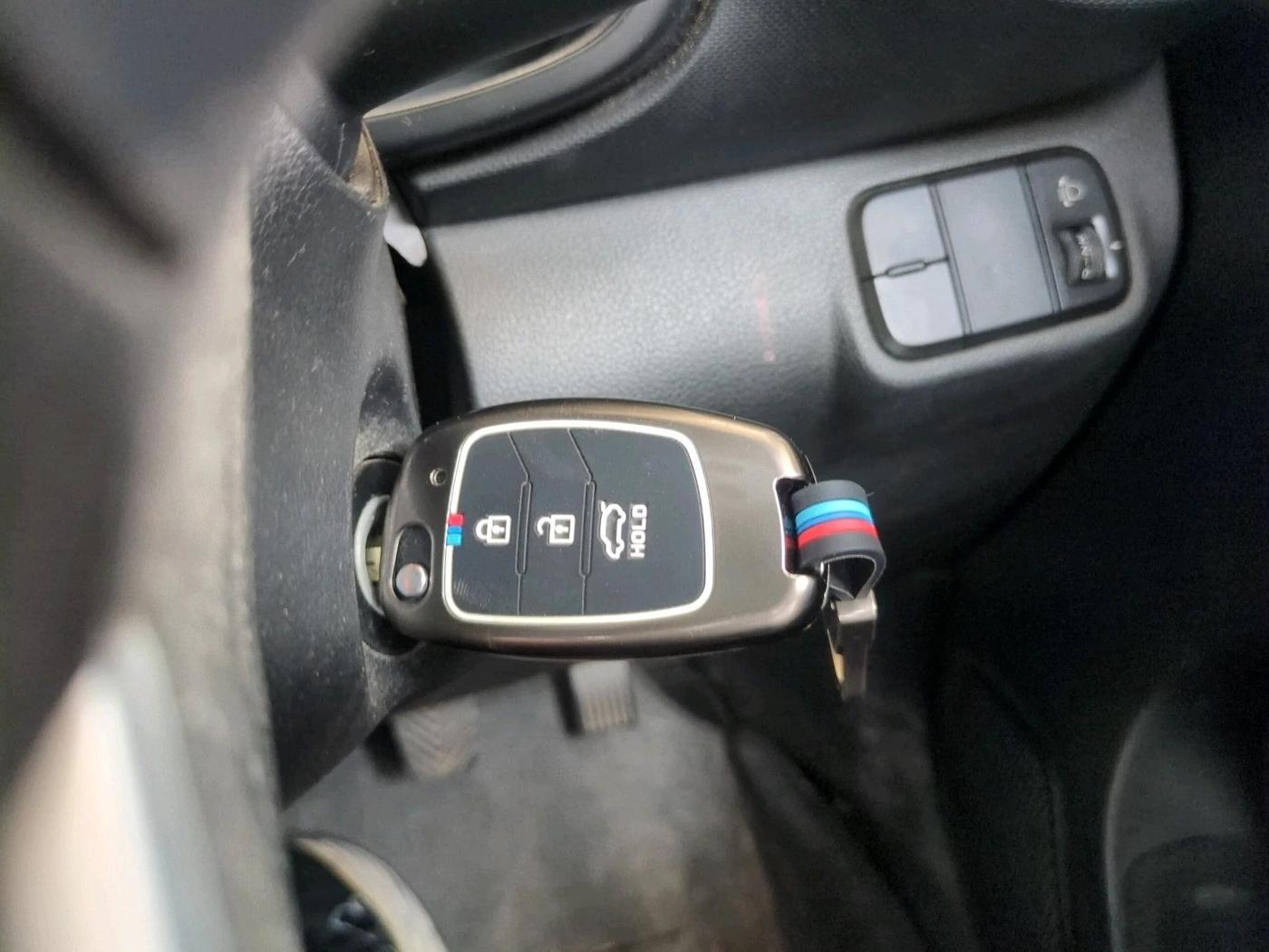 2019 Hyundai VENUE SX 1.0 TURBO, Petrol, Manual, 59,496 km, interior
