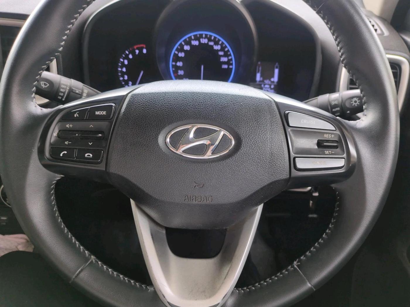 2019 Hyundai VENUE SX 1.0 TURBO, Petrol, Manual, 59,496 km, interior
