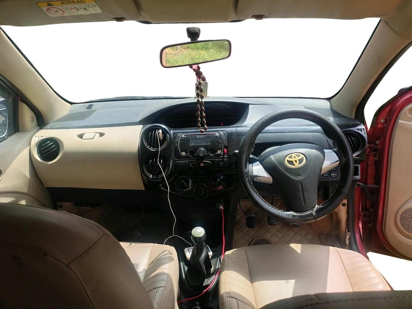 2018 Toyota Etios Liva V, Petrol, Manual, 54,773 km, interior