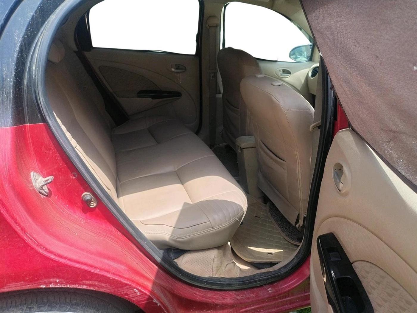 2018 Toyota Etios Liva V, Petrol, Manual, 54,773 km, interior
