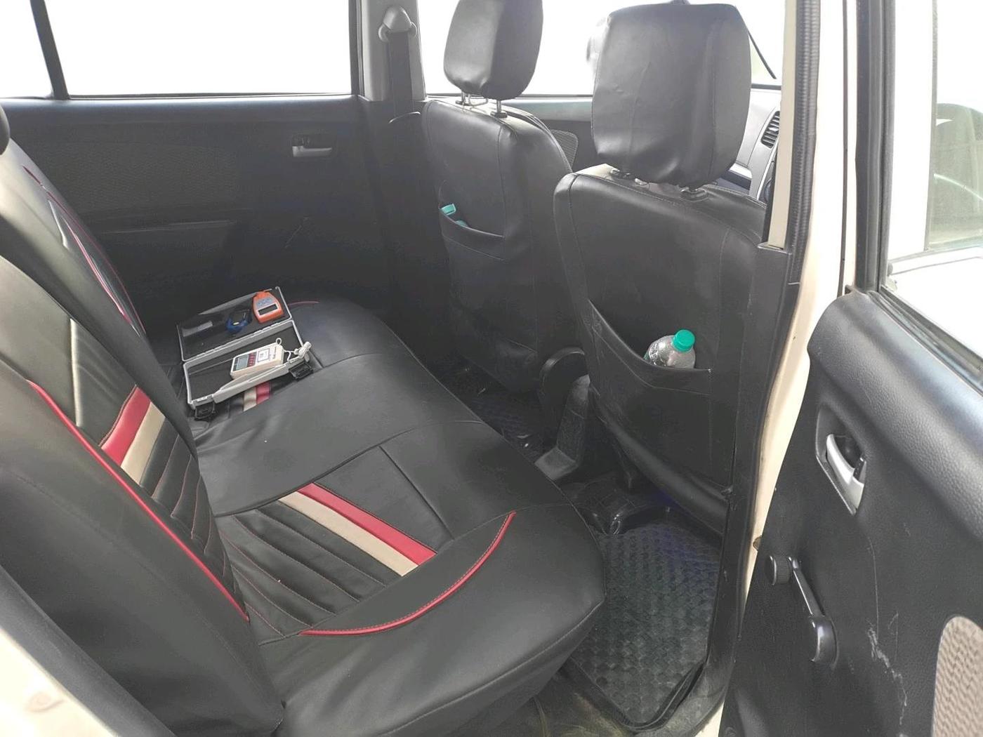 2015 Maruti Wagon R 1.0 LXI CNG, CNG, Manual, 1,04,033 km, interior