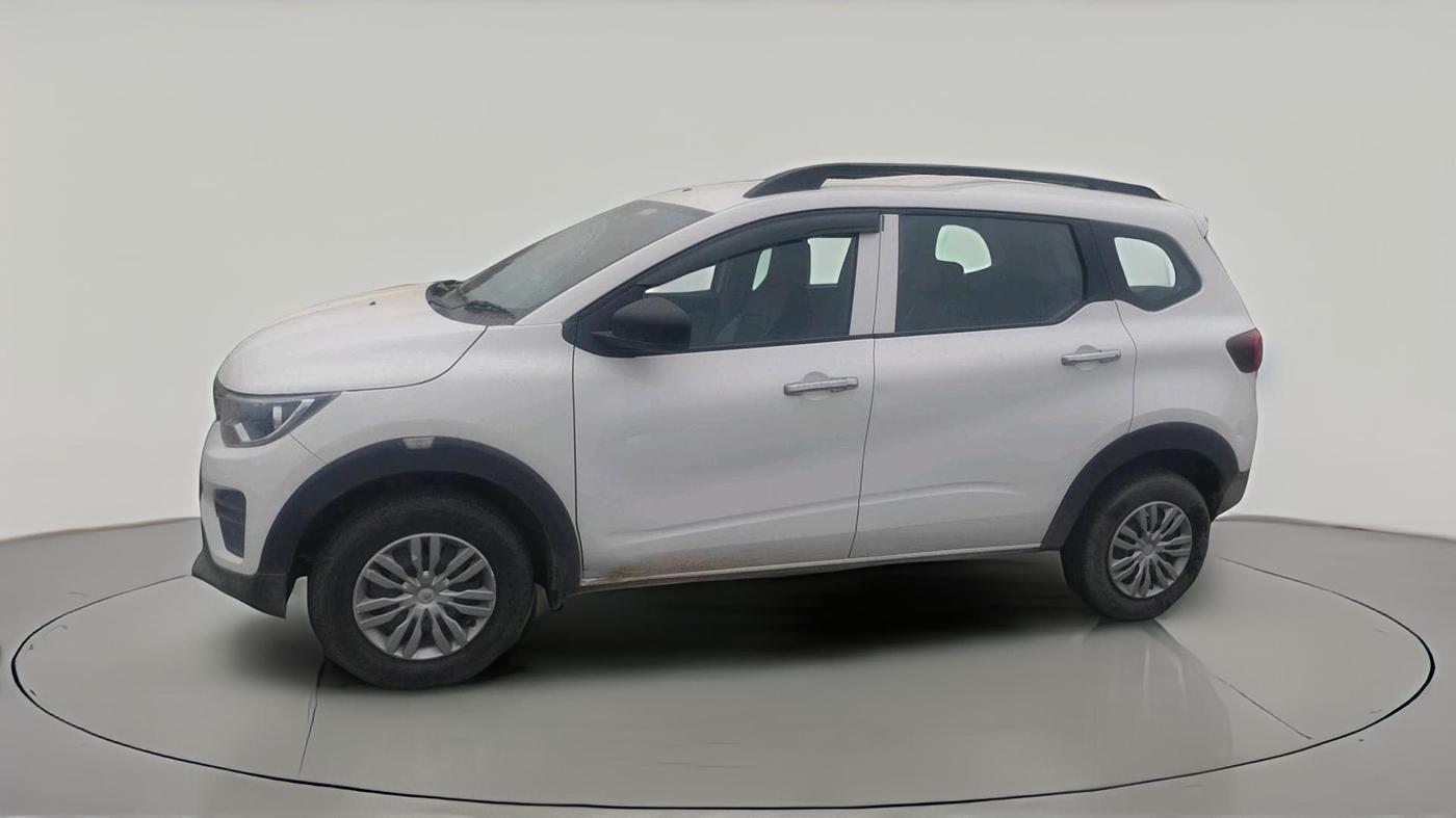 2024 Renault TRIBER RXE MT, Petrol, Manual, 19,936 km, exterior