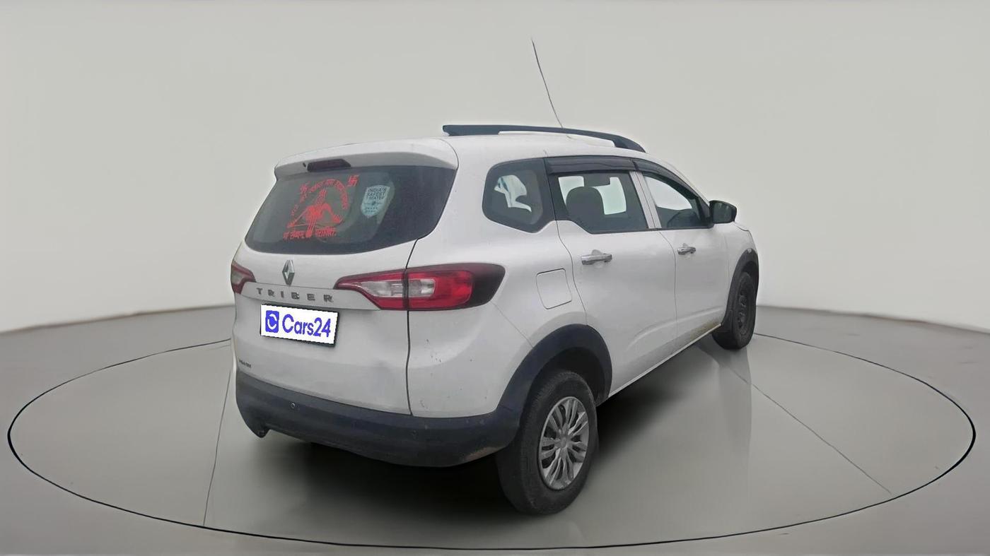 2024 Renault TRIBER RXE MT, Petrol, Manual, 19,936 km, exterior