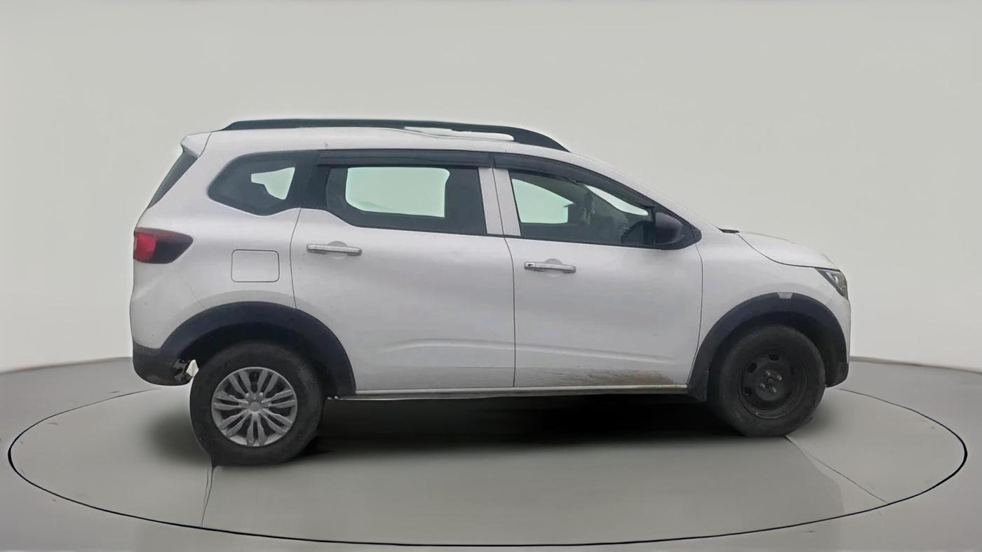 2024 Renault TRIBER RXE MT, Petrol, Manual, 19,936 km, exterior