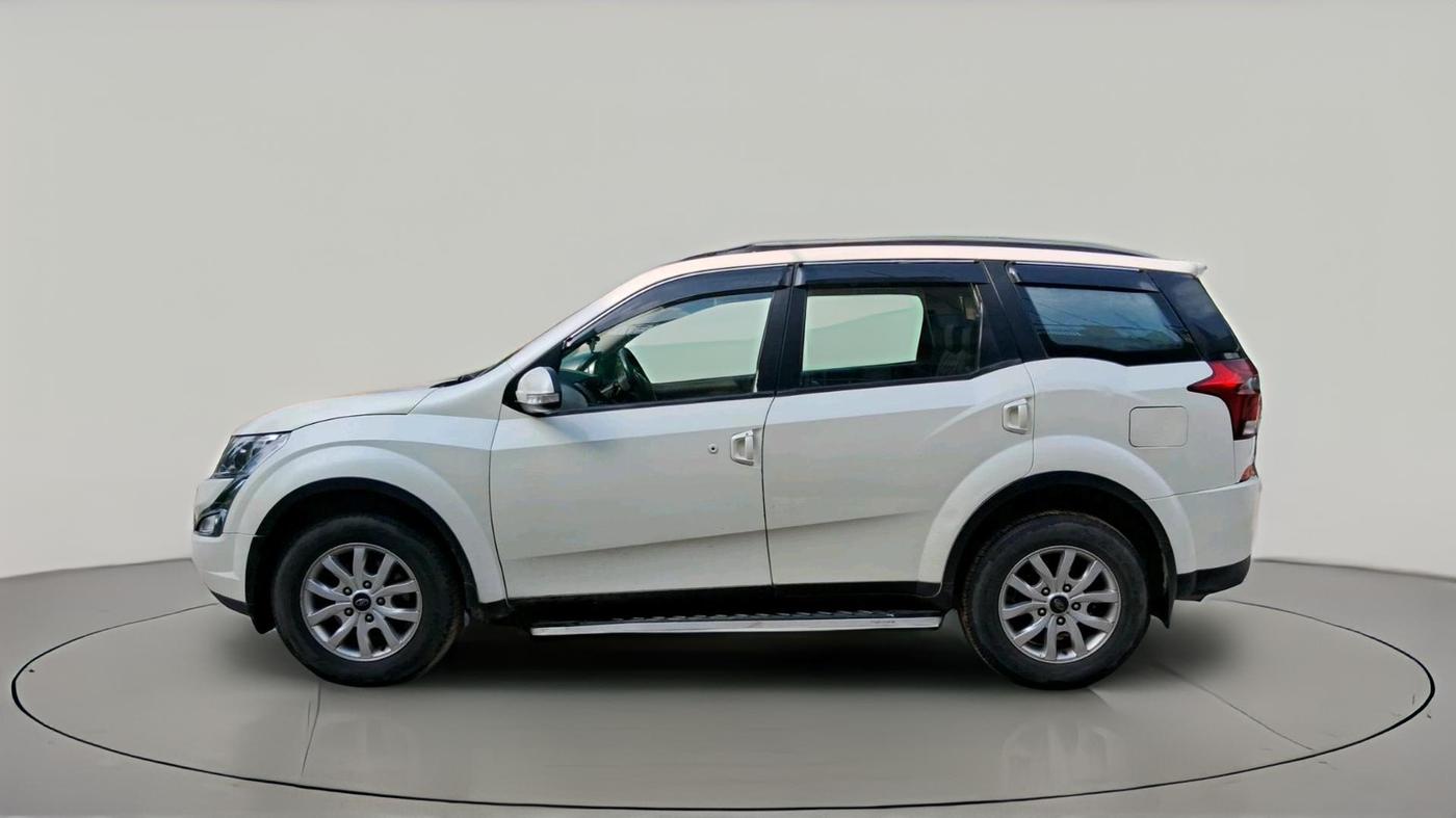 2019 Mahindra XUV500 W9, Diesel, Manual, 68,914 km, exterior