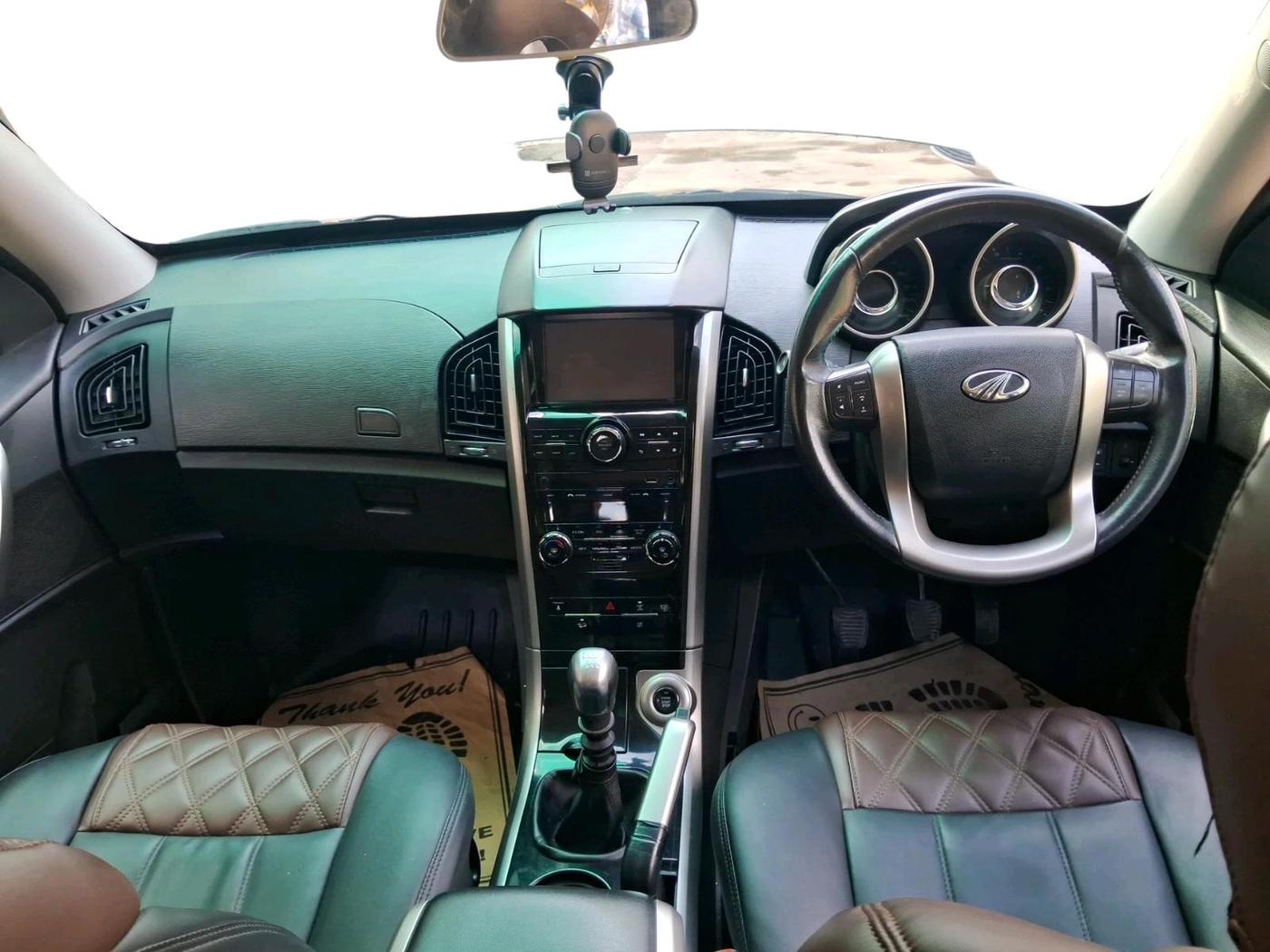 2019 Mahindra XUV500 W9, Diesel, Manual, 68,914 km, interior