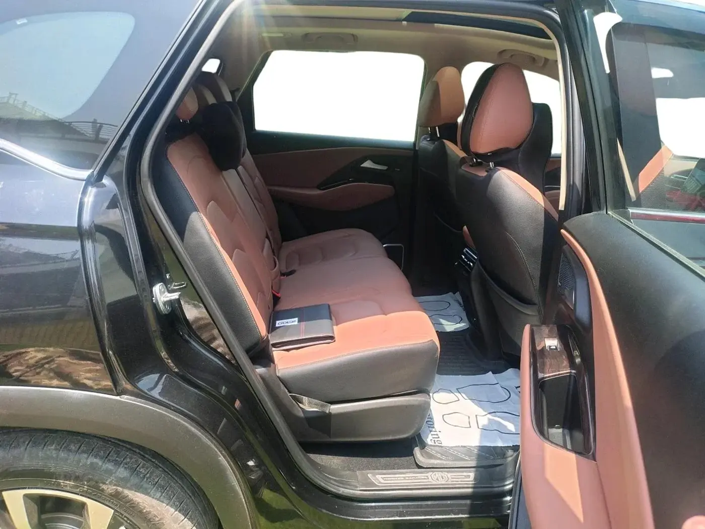 2024 MG HECTOR PLUS SAVVY PRO 1.5 TURBO CVT 7 STR, Petrol, Automatic, 20,254 km, interior