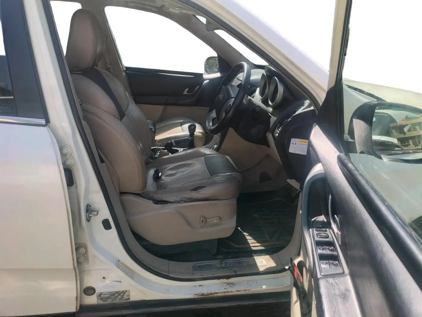 2016 Mahindra XUV500 W10 1.99, Diesel, Manual, 1,47,848 km, interior