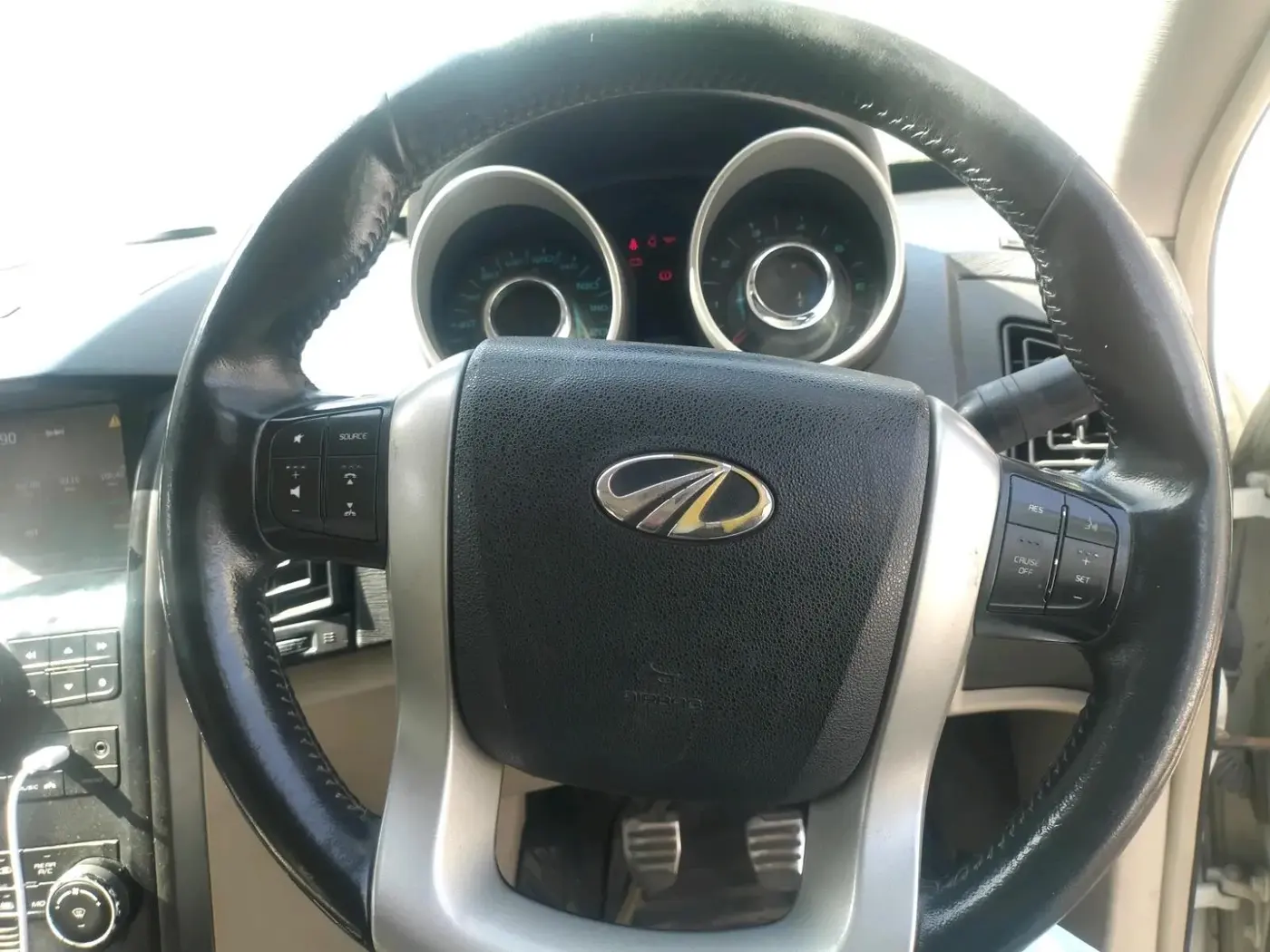 2016 Mahindra XUV500 W10 1.99, Diesel, Manual, 1,47,848 km, interior
