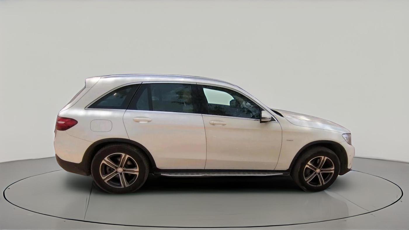 2016 Mercedes Benz GLC CLASS 220 D 4 MATIC, Diesel, Automatic, 1,07,391 km, exterior