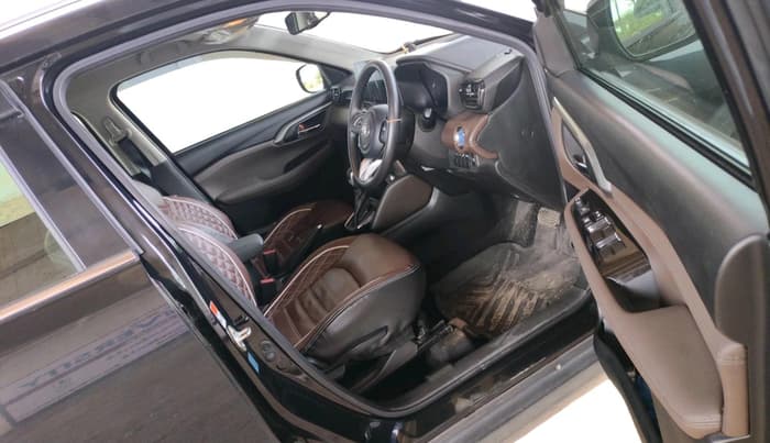 2025 Toyota URBAN CRUISER HYRYDER G HYBRID, Hybrid, Automatic, 31,840 km, interior