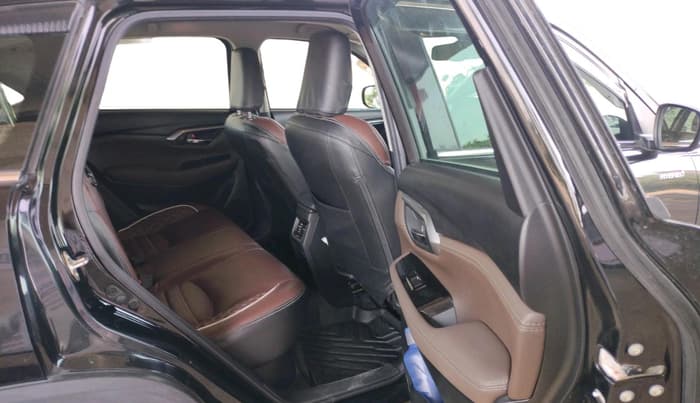 2025 Toyota URBAN CRUISER HYRYDER G HYBRID, Hybrid, Automatic, 31,840 km, interior