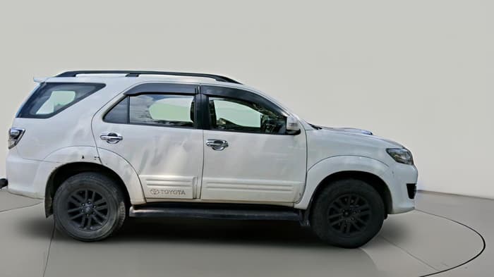 2015 Toyota Fortuner 3.0 4X2 MT, Diesel, Manual, 1,91,198 km, exterior