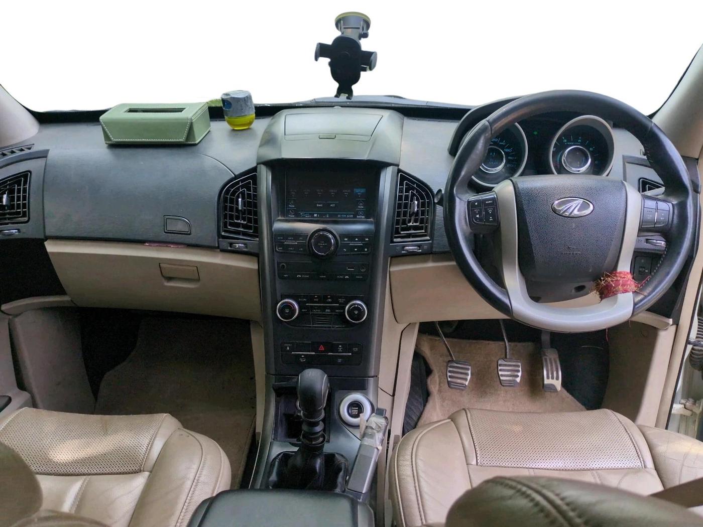 2016 Mahindra XUV500 W10, Diesel, Manual, 78,632 km, interior
