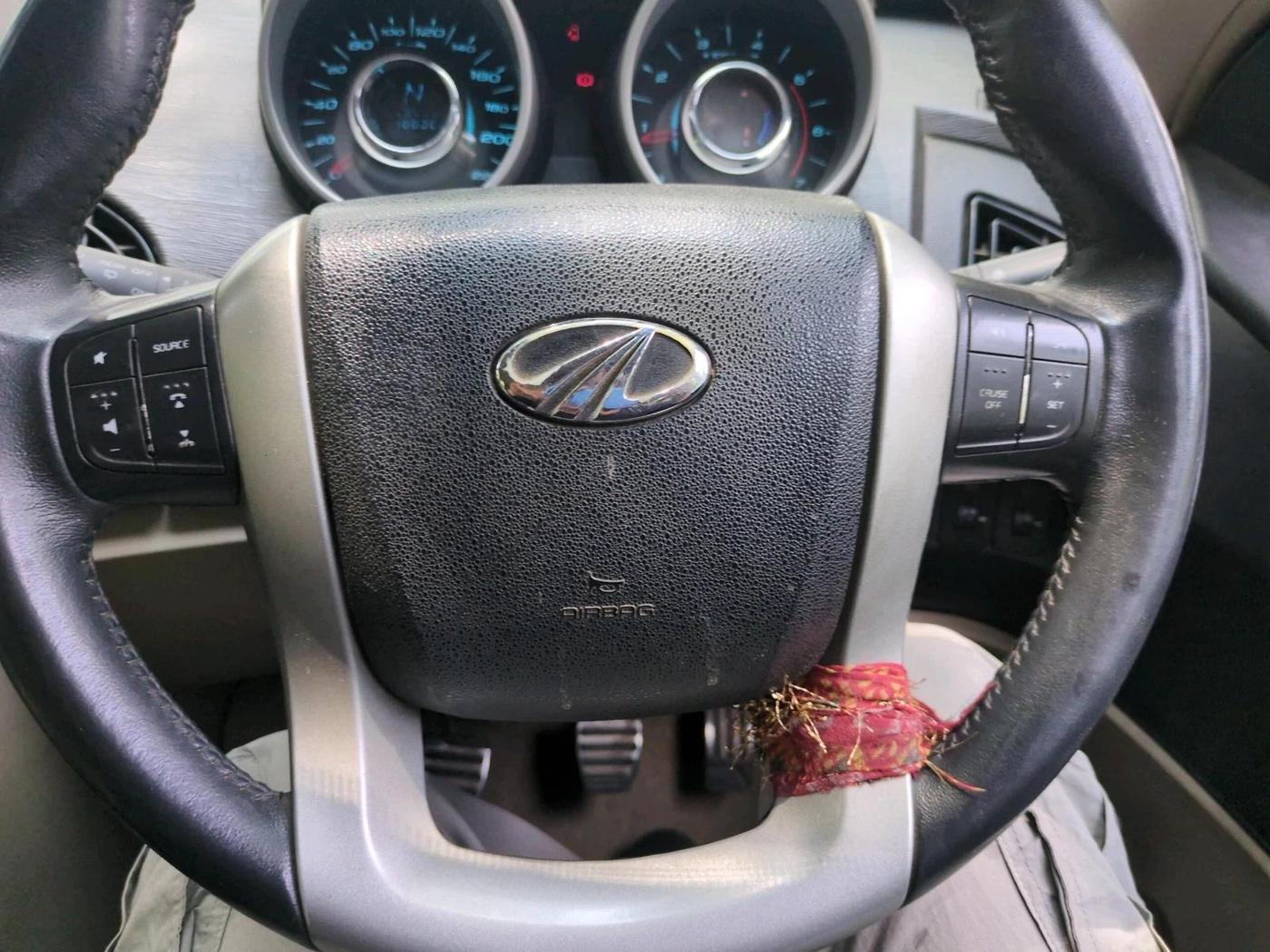 2016 Mahindra XUV500 W10, Diesel, Manual, 78,632 km, interior