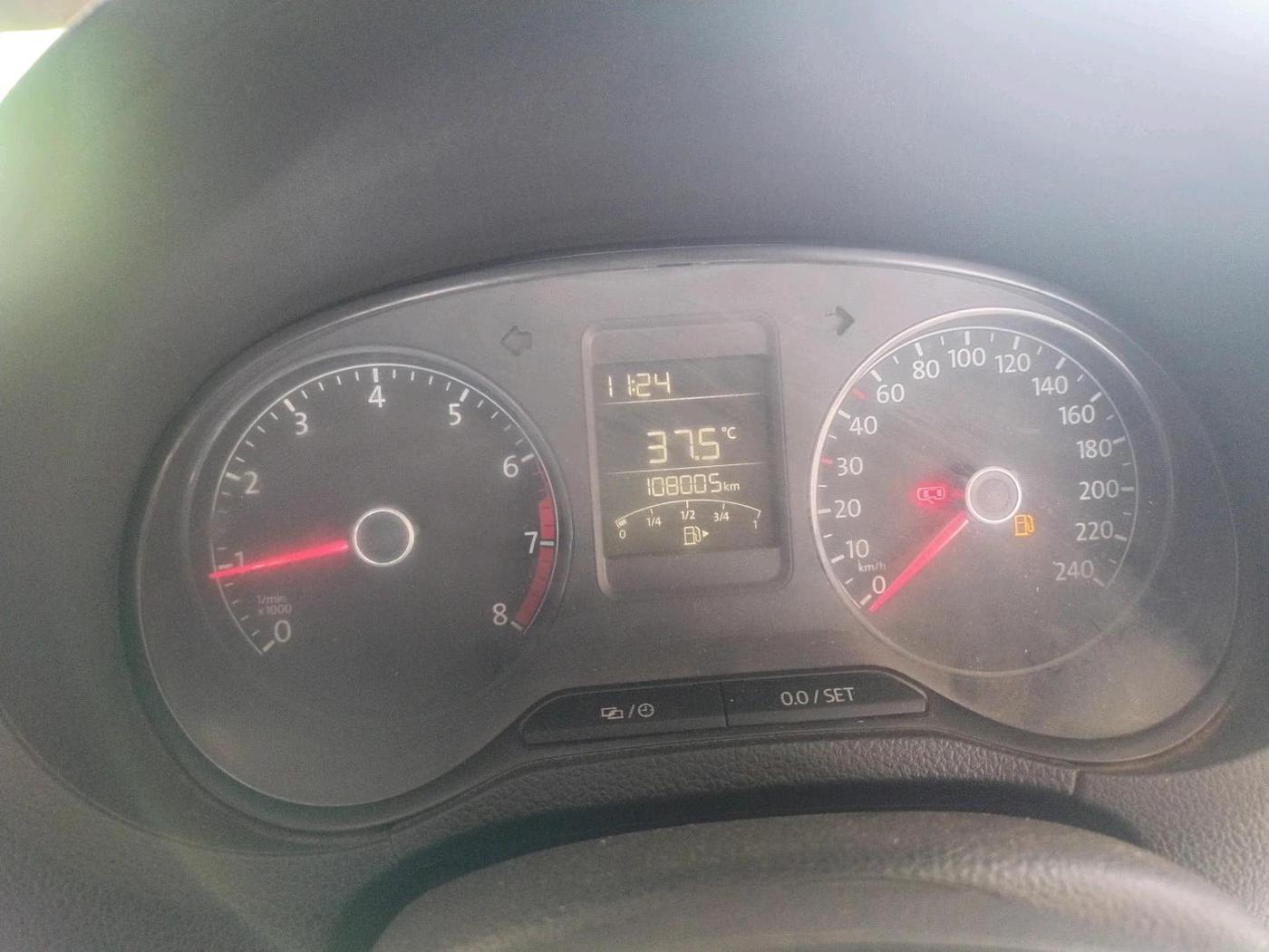 2017 Volkswagen Ameo TRENDLINE 1.2L, Petrol, Manual, 1,08,005 km, interior