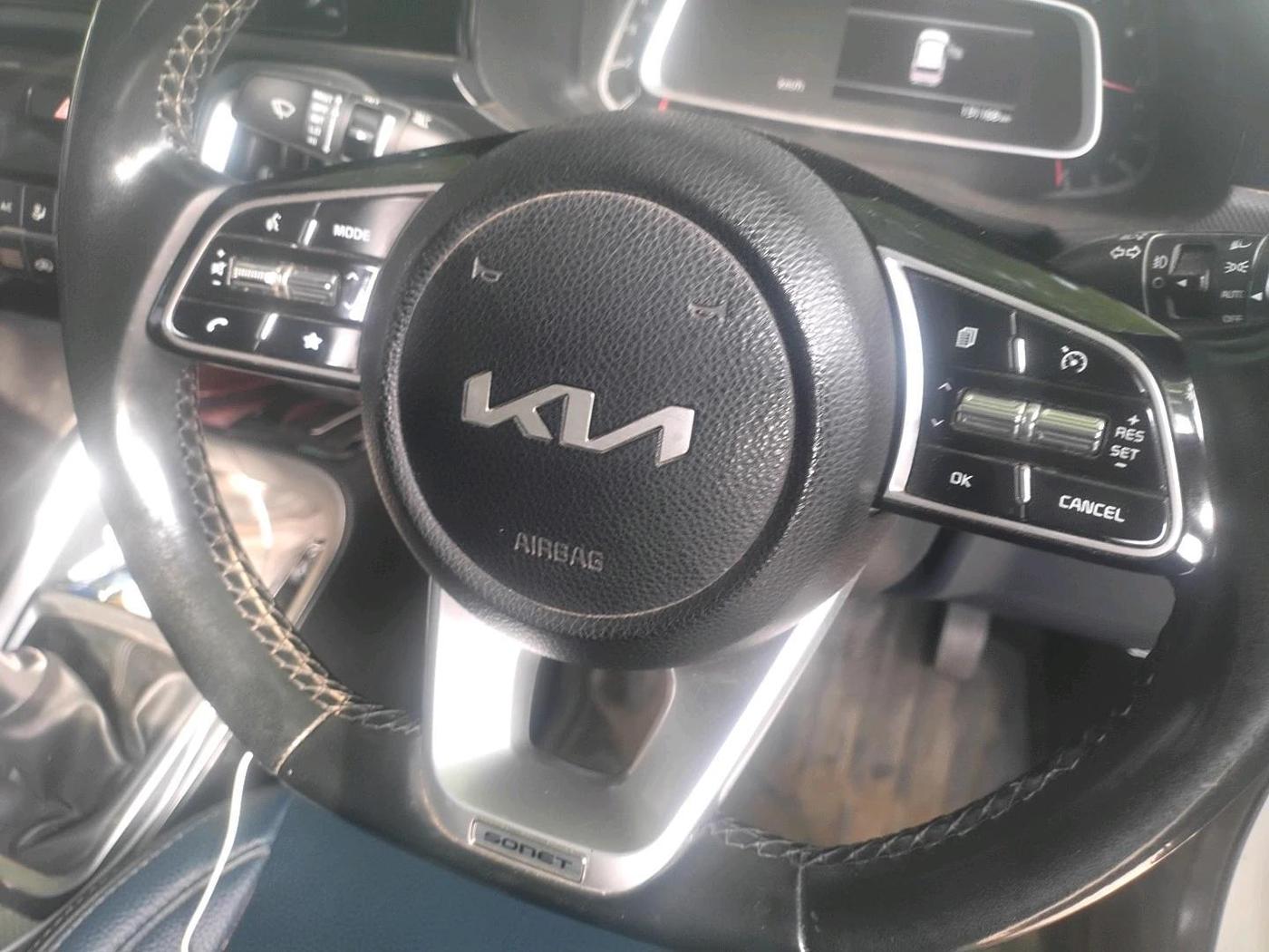 2022 KIA SONET HTX 1.5, Diesel, Manual, 1,31,168 km, interior