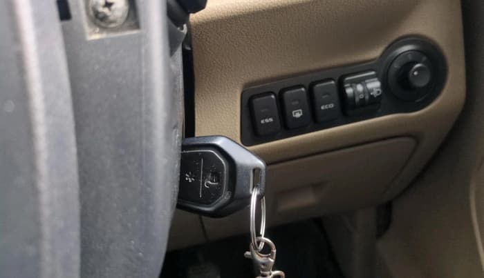 2016 Mahindra TUV300 T8, Diesel, Manual, 1,41,457 km, interior