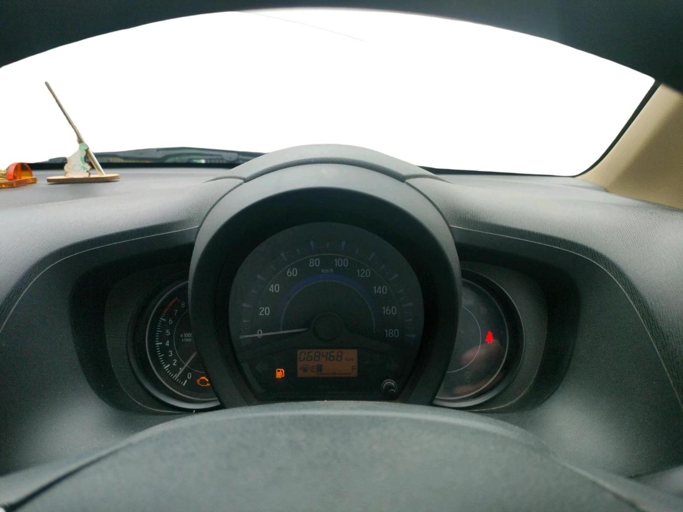 2015 Honda Amaze 1.2L I-VTEC S, CNG, Manual, 68,468 km, interior