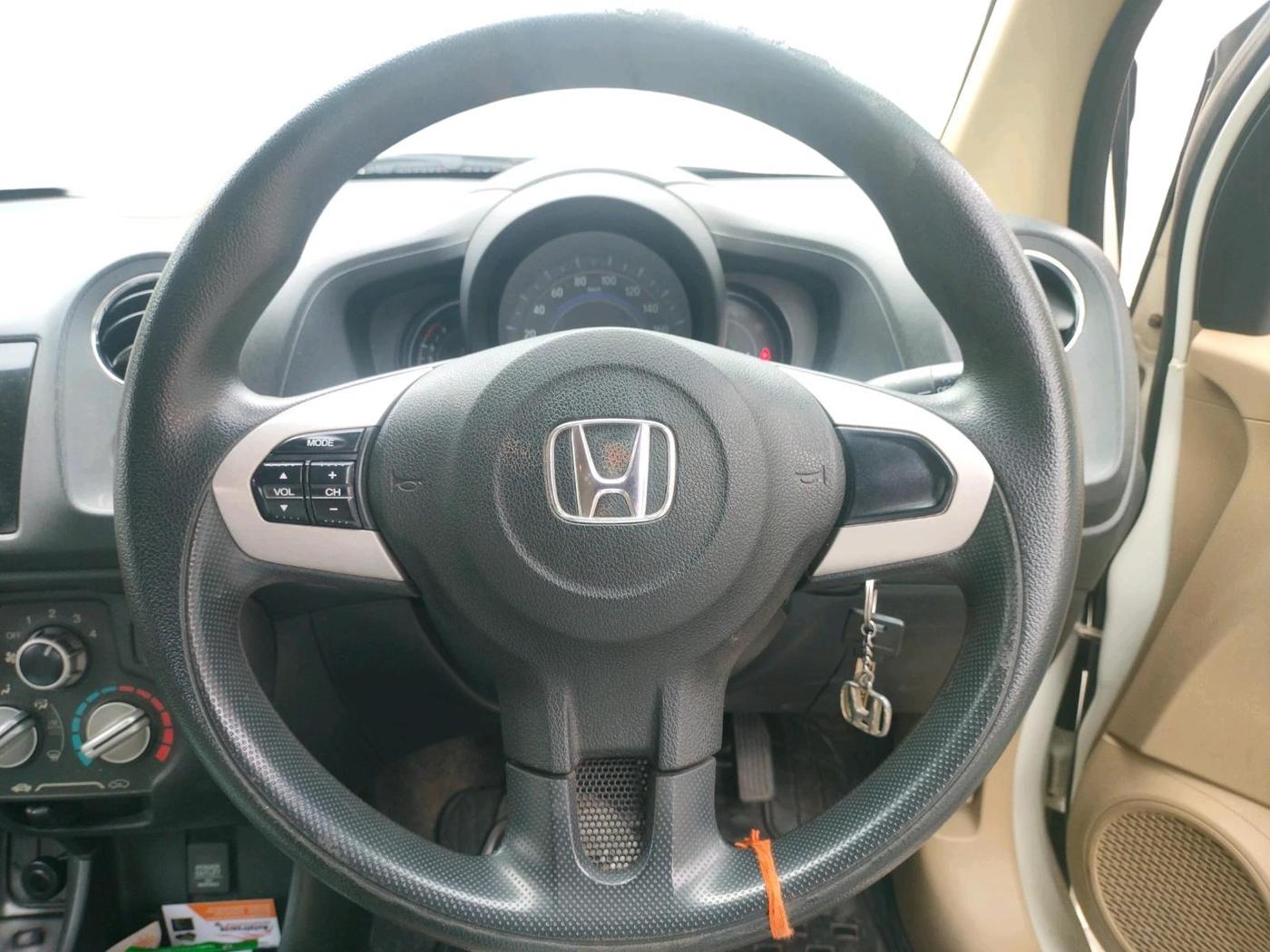 2015 Honda Amaze 1.2L I-VTEC S, CNG, Manual, 68,468 km, interior