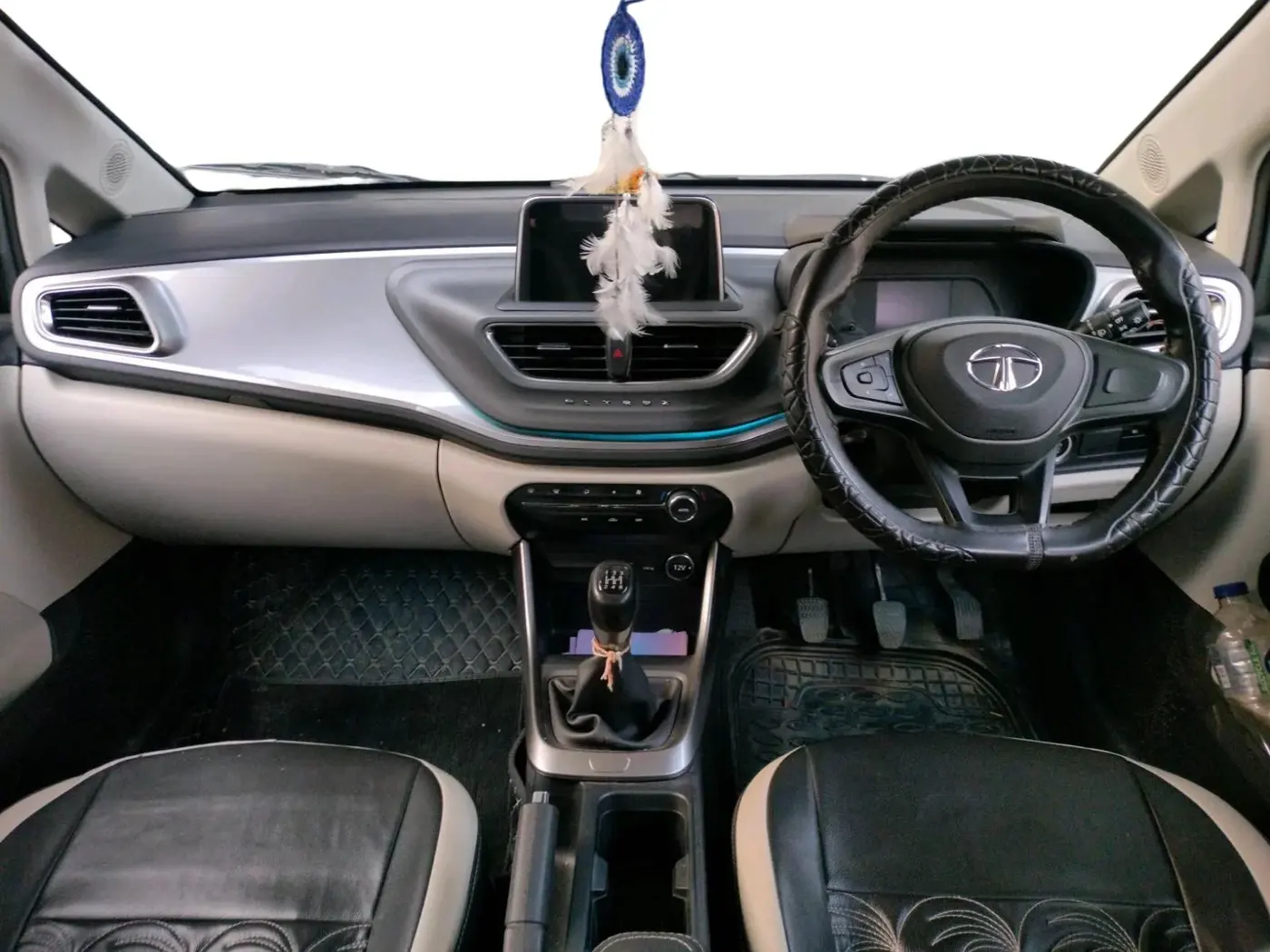 2023 Tata ALTROZ XZ CNG, CNG, Manual, 42,095 km, interior