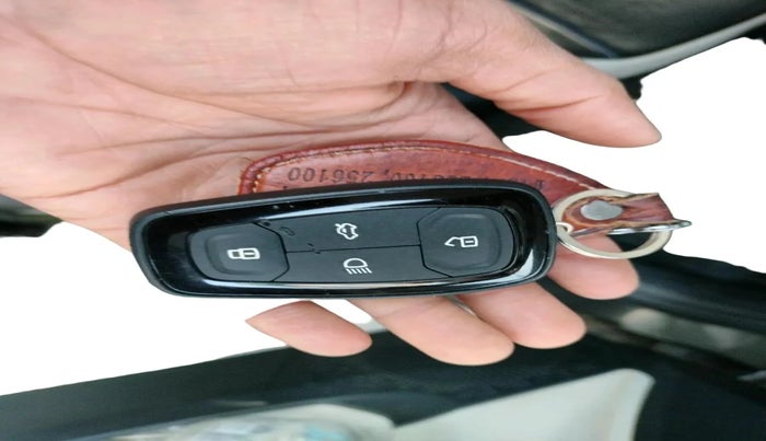 2023 Tata ALTROZ XZ CNG, CNG, Manual, 41,828 km, interior