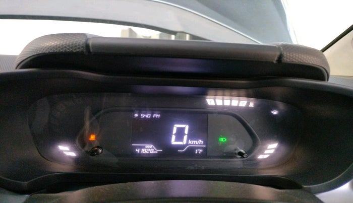2023 Tata ALTROZ XZ CNG, CNG, Manual, 41,828 km, interior