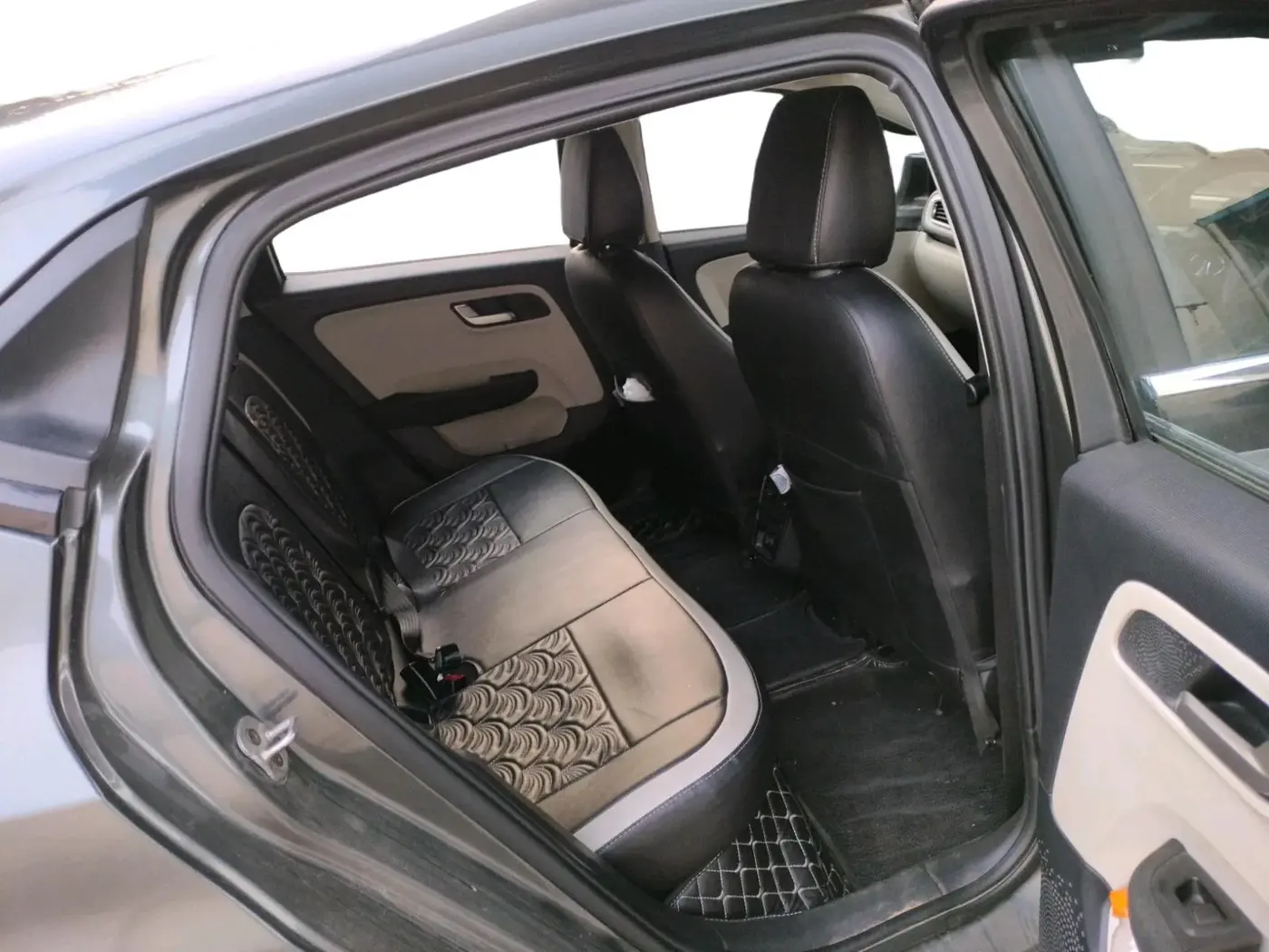 2023 Tata ALTROZ XZ CNG, CNG, Manual, 42,095 km, interior
