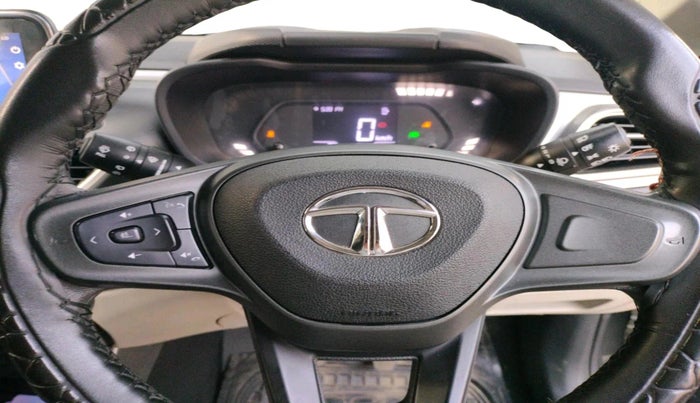 2023 Tata ALTROZ XZ CNG, CNG, Manual, 41,828 km, interior