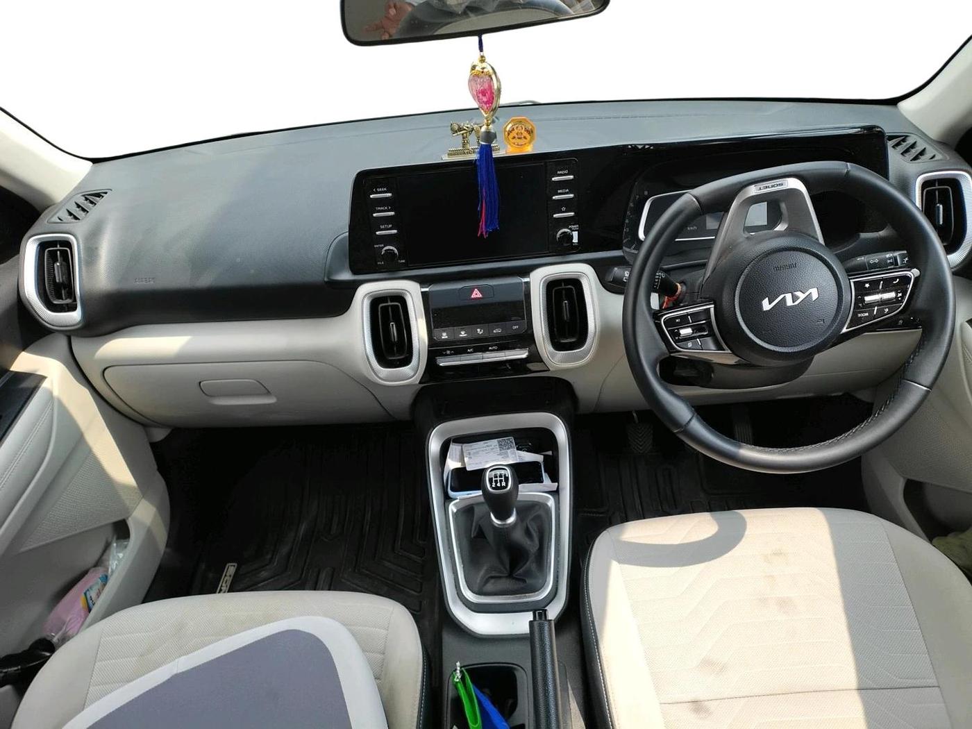 2025 KIA SONET HTK PLUS 1.2 PETROL MT, Petrol, Manual, 7,455 km, interior