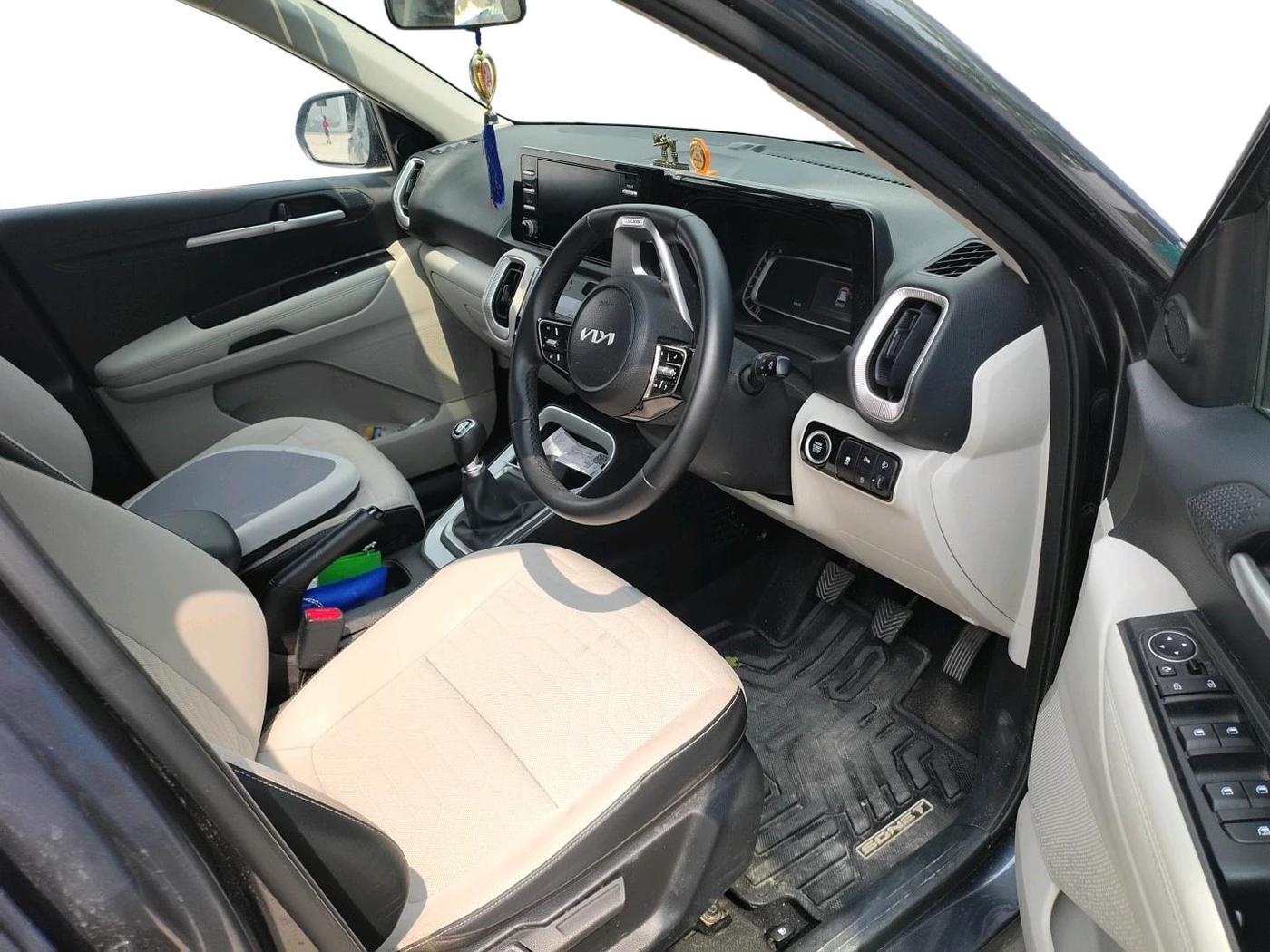 2025 KIA SONET HTK PLUS 1.2 PETROL MT, Petrol, Manual, 7,455 km, interior