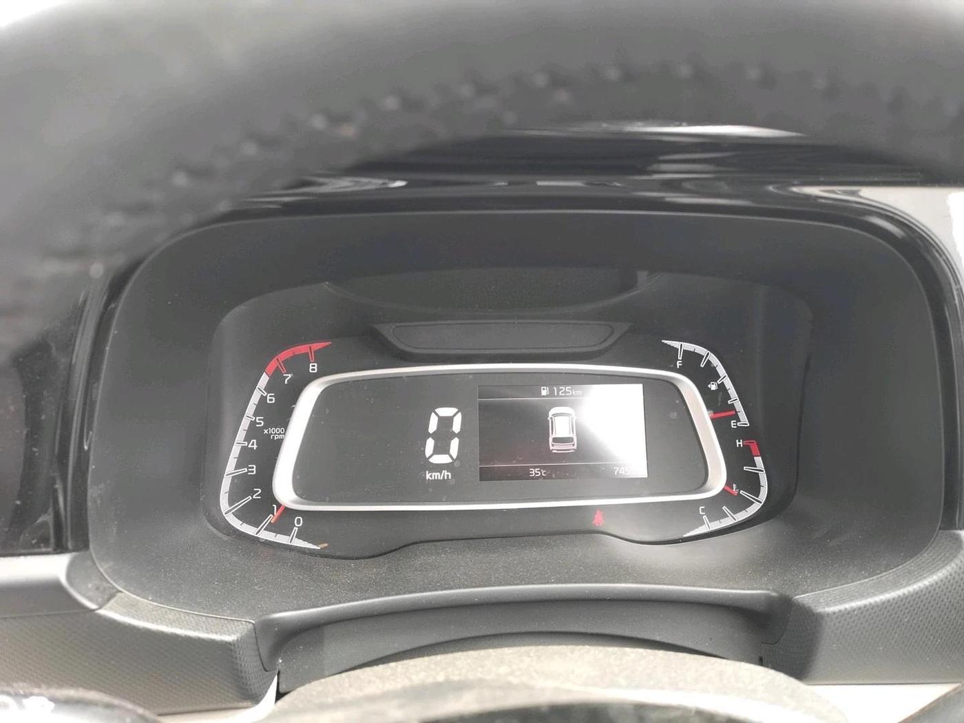 2025 KIA SONET HTK PLUS 1.2 PETROL MT, Petrol, Manual, 7,455 km, interior