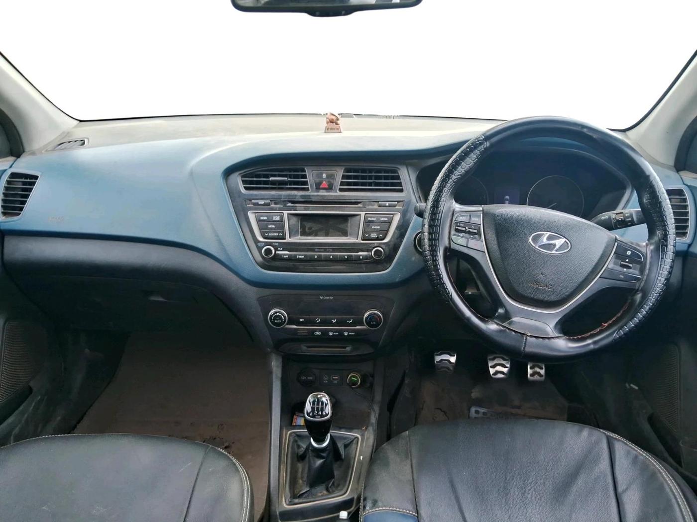 2015 Hyundai i20 Active 1.4 SX, Diesel, Manual, 1,60,239 km, interior