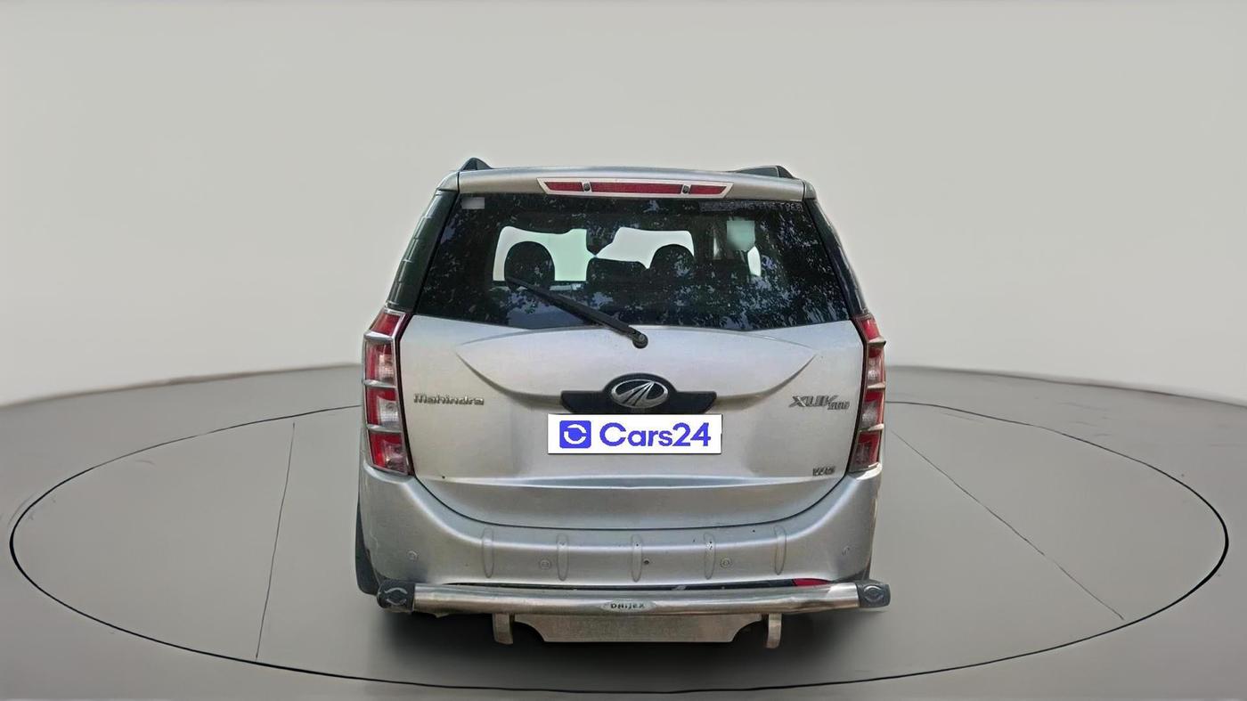 2015 Mahindra XUV500 W6, Diesel, Manual, 1,08,498 km, exterior