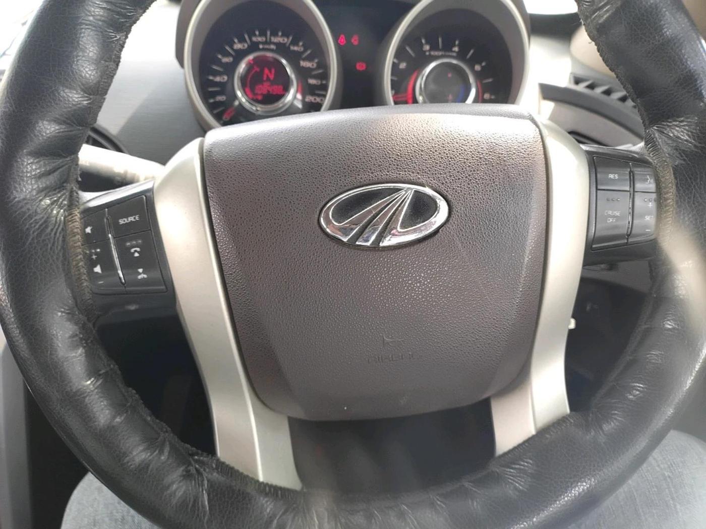 2015 Mahindra XUV500 W6, Diesel, Manual, 1,08,498 km, interior