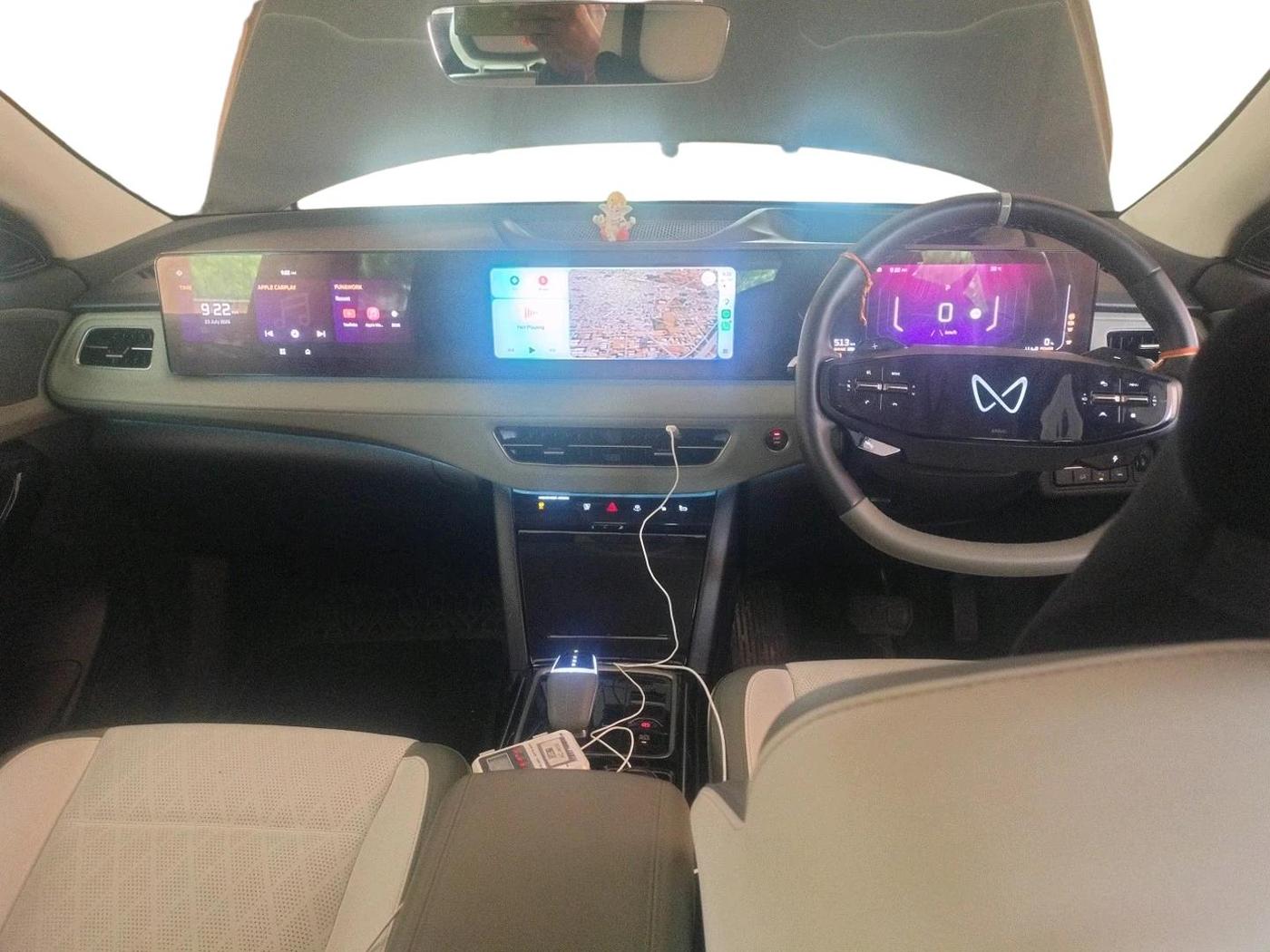 2025 Mahindra XEV 9e Pack Three B79 KWH, Electric, Automatic, 24,059 km, interior