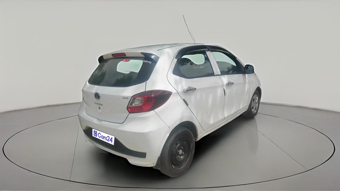 2024 Tata Tiago XM CNG, CNG, Manual, 68,091 km, exterior