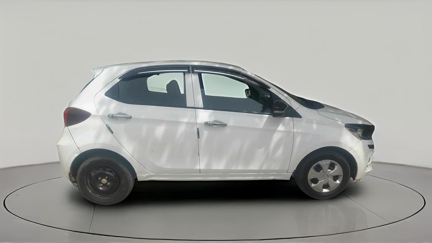 2024 Tata Tiago XM CNG, CNG, Manual, 68,091 km, exterior