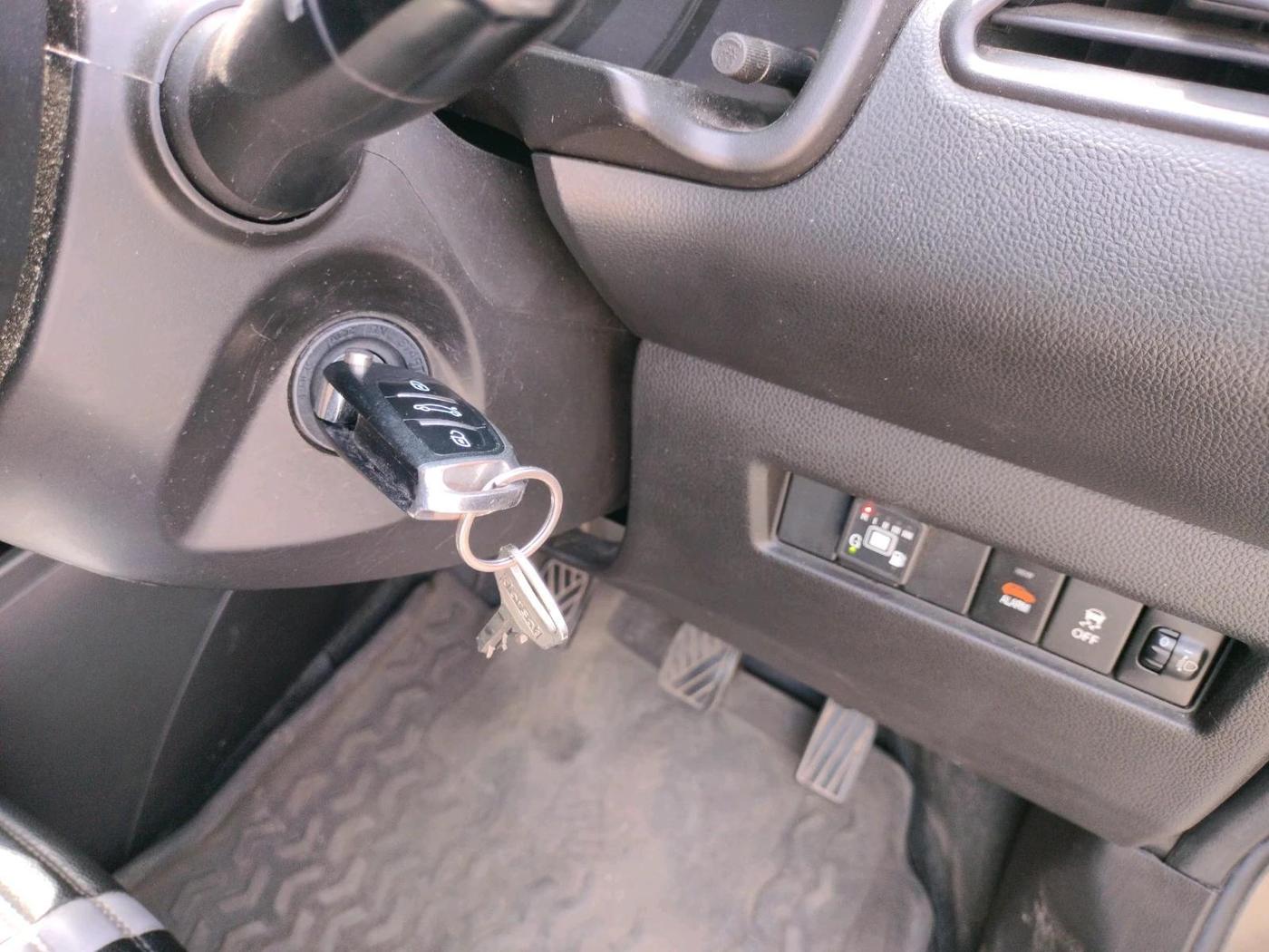 2023 Maruti Swift LXI, Petrol, Manual, 36,116 km, interior