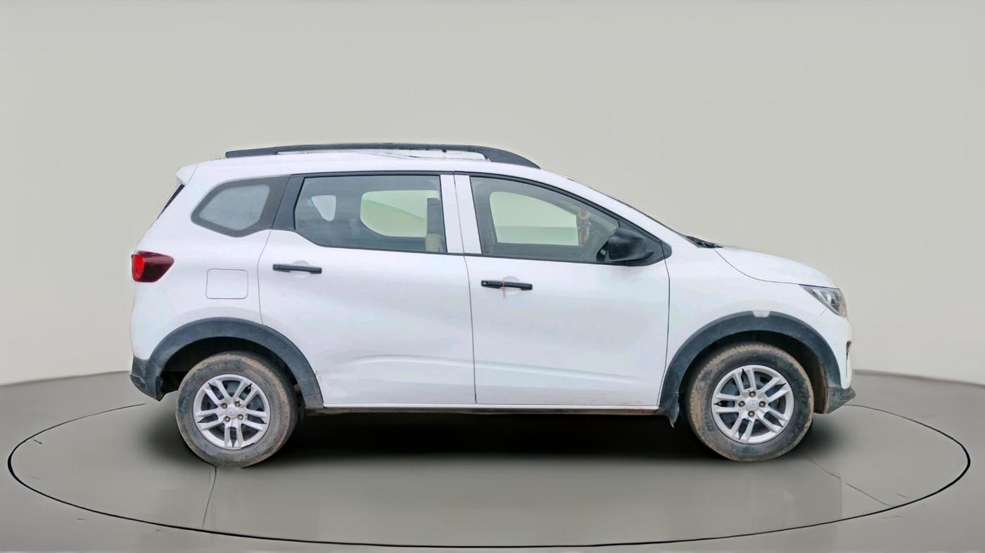 2021 Renault TRIBER RXE MT, Petrol, Manual, 38,826 km, exterior